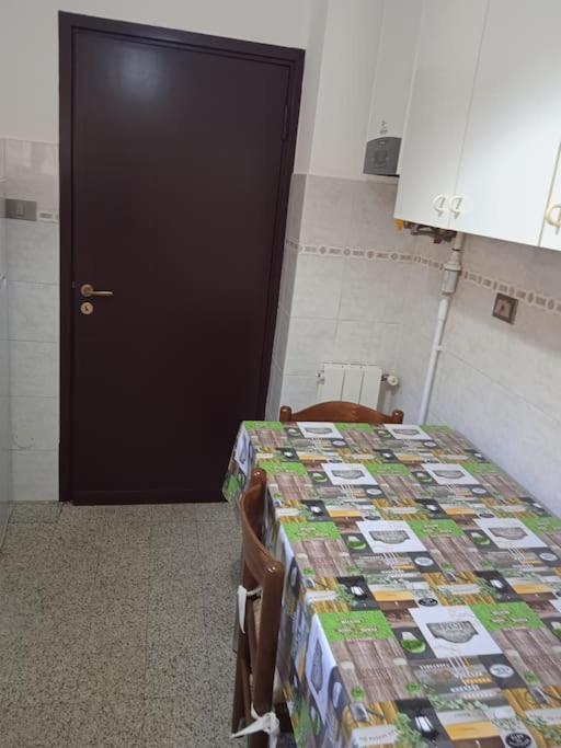La Casa Di Lucia Appartamento Novara Exterior foto