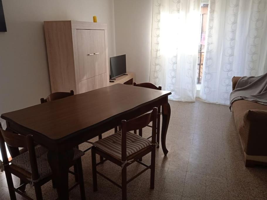 La Casa Di Lucia Appartamento Novara Exterior foto